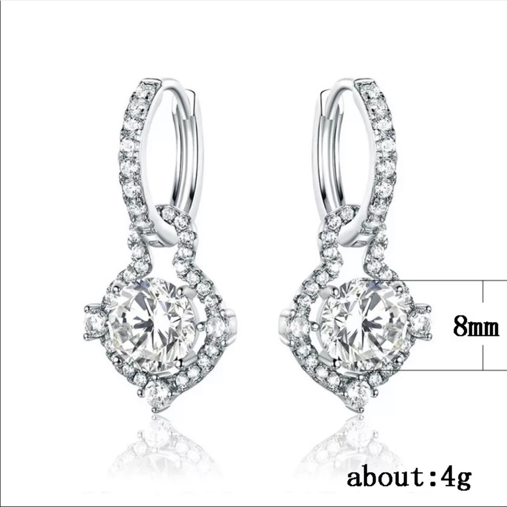 *NEW*Luxury Silver Diamond  stud Earrings - Picture 4 of 4